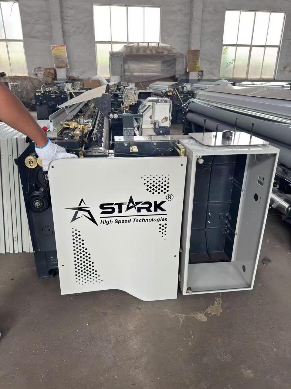 High Speed 8200 Model Water Jet Looms